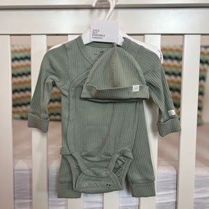 Green kimono long sleeve onesie bodysuit with roll top pants and hat 3 month set